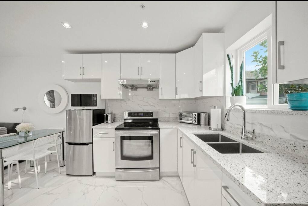 Entire New Cozy And Modern 2-Storey House Vancouver Dış mekan fotoğraf